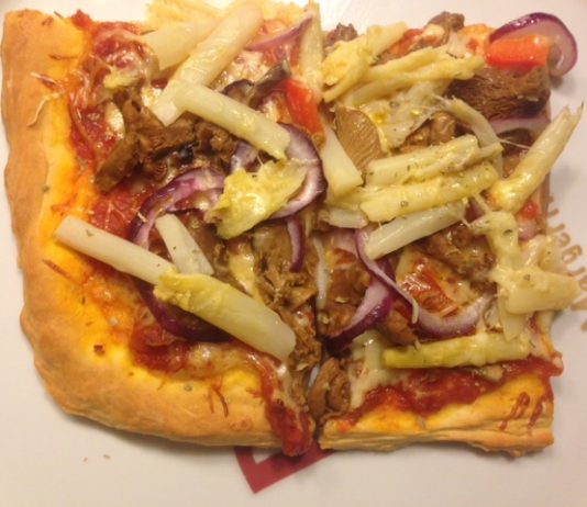 Pizzateig und Pizzasosse