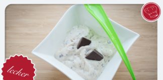 Bananeneis mit Schokostückchen