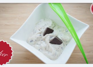 Bananeneis mit Schokostückchen