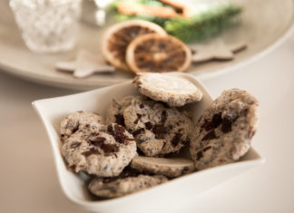 Stracciatella-Cranberry-Makronen