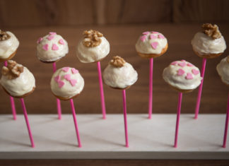 Cake Pops aus dem Cake-Pop-Maker/Idee zum Muttertag mit DIY Cake-Pop-Ständer