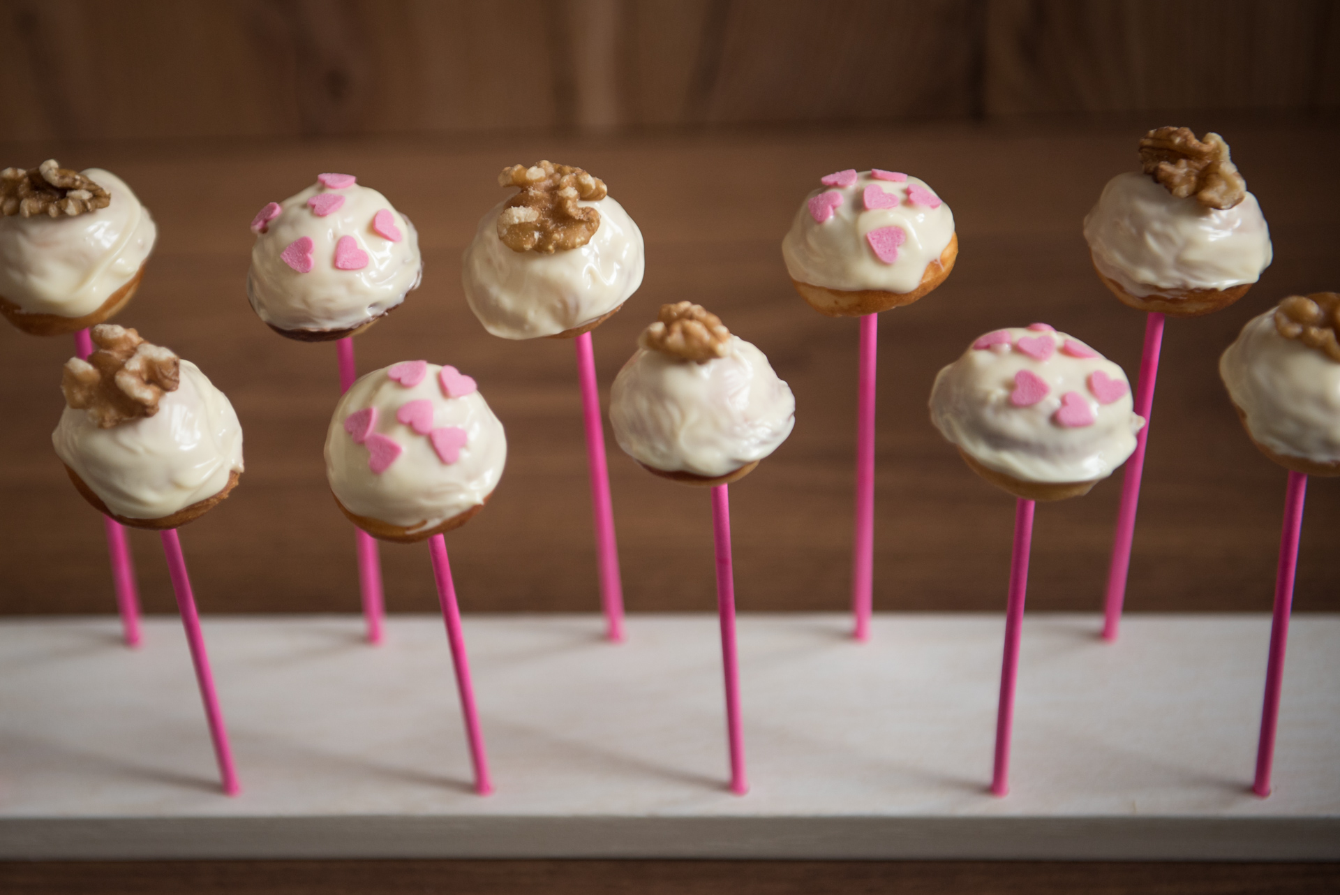 Cake Pops aus dem Cake-Pop-Maker/Idee zum Muttertag mit DIY Cake-Pop ...