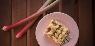 Rhabarberkäsekuchen mit Streuseln