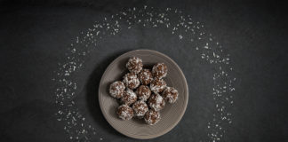 Healthy Chocolate Energy Balls