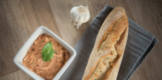 Mediterraner Brotaufstrich