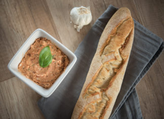 Mediterraner Brotaufstrich