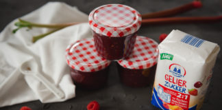 Himbeer-Rhabarber Marmelade mit Diamant Gelierzucker für Küchenmaschinen