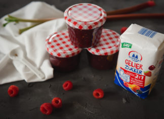 Himbeer-Rhabarber Marmelade mit Diamant Gelierzucker für Küchenmaschinen