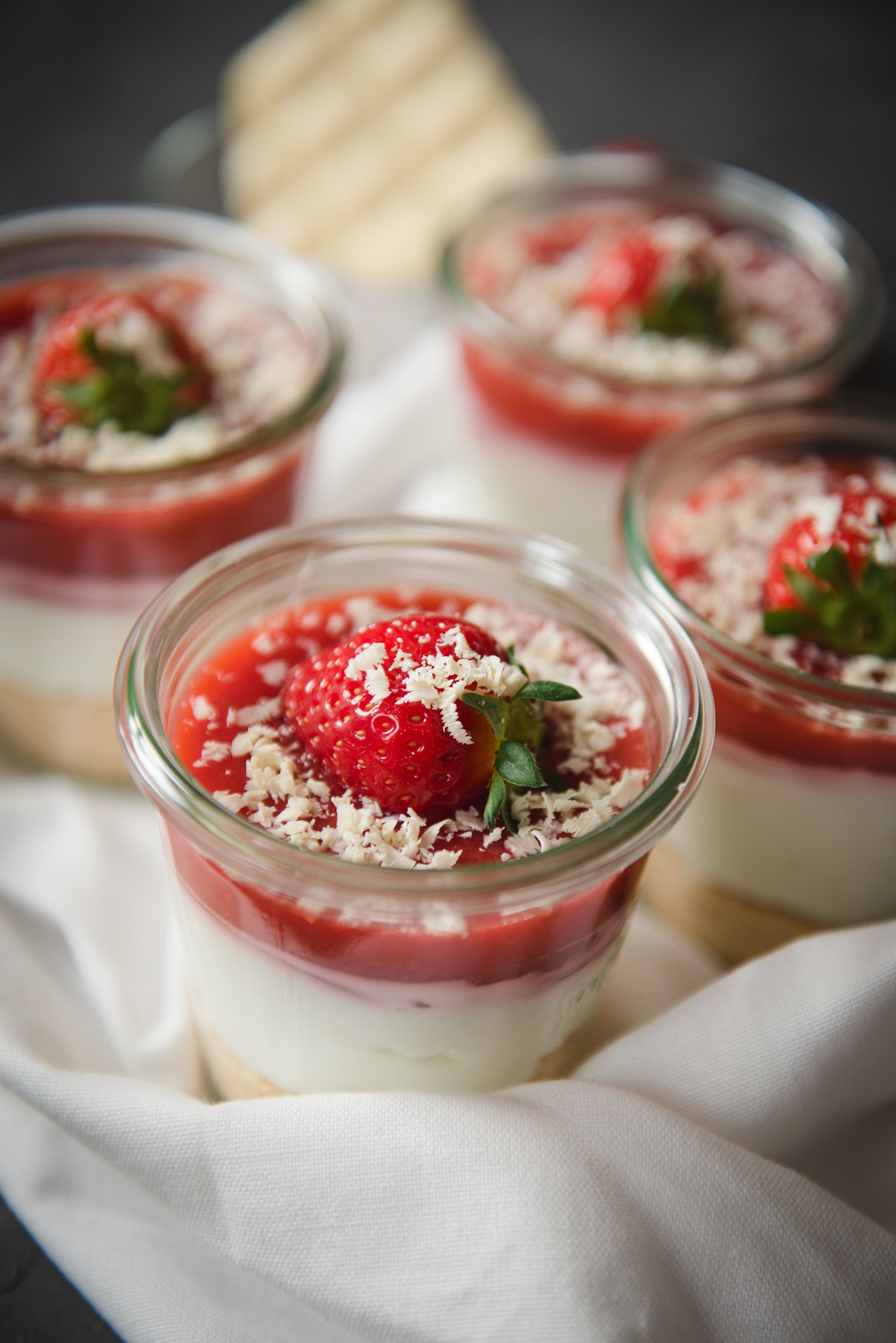 Erdbeer-Cheesecake im Glas, perfektes Sommerdessert › elegant-kochen.de