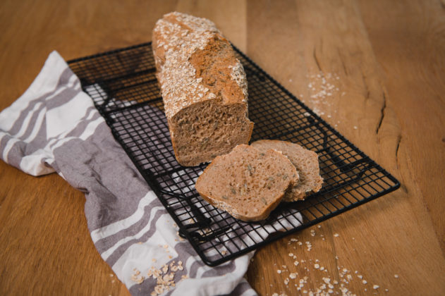 Schnelles Dinkelbrot ohne Gehzeit › elegant-kochen.de